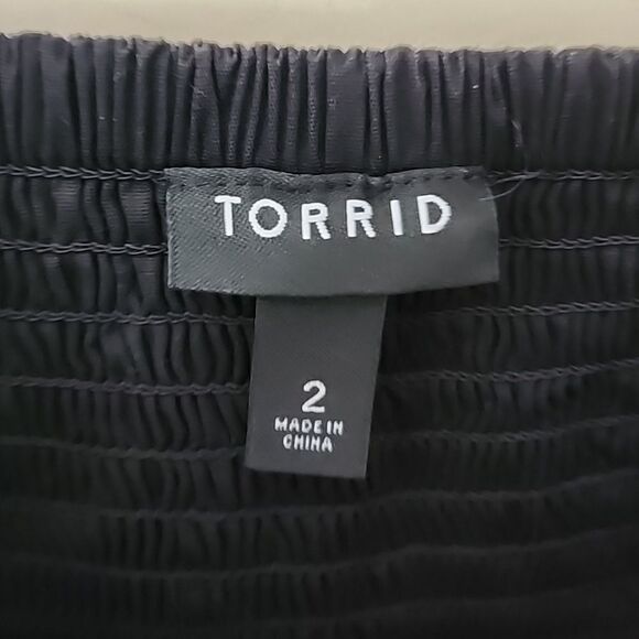Beautiful Torrid Skater style dress Size 2 - Picture 4 of 7